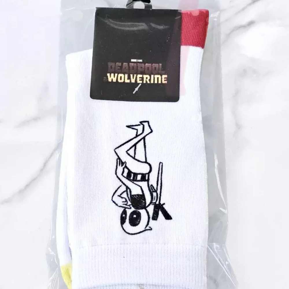 Wolverine Deadpool socks Dave & busters exclusive !!!